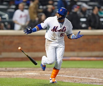 Yoenis Céspedes conectó un grand slam en la octava entrada, donde los Mets anotaron 9 rayitas. Mets gana con rally de 9 carreras