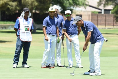 El equipo integrado por Eduardo Sáenz, Carlos Núñez, Daniel Carmona y Hassan Chaúl ganó el torneo con 56 golpes. (Jesús Galindo)