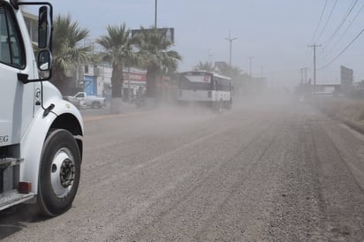 Agilidad. Piden que no se retrase la repavimentación en el bulevar González de la Vega. (EL SIGLO DE TORREÓN)