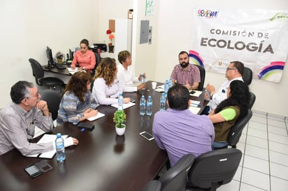 Reunión. Integrantes de la Comisión de Ecología del Ayuntamiento plantearon la necesidad de evitar daños a la sierra. (EL SIGLO DE TORREÓN)