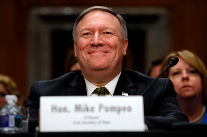 Con 57 votos a favor y 42 en contra, Pompeo, un ultraconservador con fama de 'halcón', pasa a dirigir la política exterior del presidente Donald Trump tras el despido en marzo de Rex Tillerson. (AP)