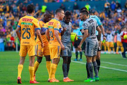 Los goles del encuentro, parte de la fecha 17 del certamen, fueron conseguidos por el ecuatoriano Enner Valencia a los 18 minutos y André-Pierre Gignac a los 57, por los locales, y el argentino Nicolás Sánchez a los 10 y 51, por los visitantes. Con este resultado, Monterrey llegó a 29 puntos y Tigres a 28. (JAMMEDIA)