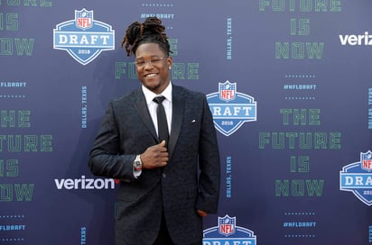 A pesar de sólo tener una mano, Shaquem Griffin brilló por su paso en el futbol americano colegial, lo que le dio un puesto en Halcones Marinos.