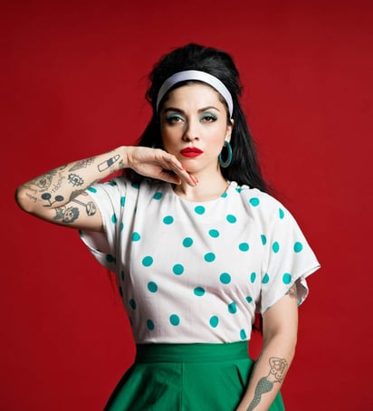 Presentadora. La cantante Mon Laferte participará en la sexta edición de los premios MTV MIAW. (ARCHIVO)