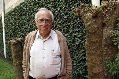 Carlos Monsiváis es recordado por su aguda inteligencia, su ironía y su estilo desenfadado no sólo de escribir sino de vivir. (ARCHIVO)