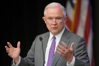 Jeff Sessions llega hoy a San Diego, California. (EFE)