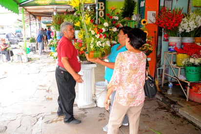 Esperados. Después de Navidad, el Día de la Madre es uno de los más esperados por el sector comercial y de servicios. (ARCHIVO)