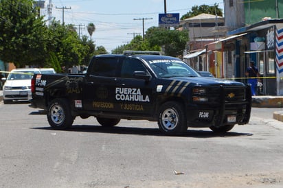 El afectado denunció que fue cuando se encontraba en la casa con su esposa que cinco personas civiles armadas, entre ellas un elemento de Fuerza Coahuila, acudieron a detenerlo sin motivo alguno. (ARCHIVO)