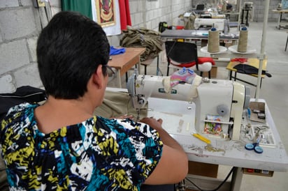 Inequidad. Madres trabajadoras no tienen condiciones para competir en igualdad con los hombres. (EDITH GONZÁLEZ)