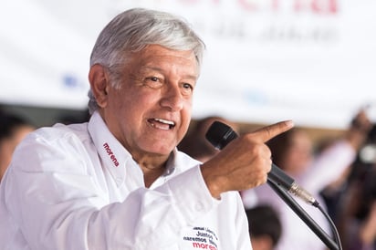 AMLO dijo que una de sus primeras acciones al llegar a la Presidencia, de ganar las elecciones, será lanzar licitaciones y concesionar el NAIM. (ARCHIVO) 

