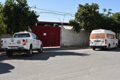 Incendio. Acudió personal de Seguridad Pública, Protección Civil y del Cuerpo de Bomberos para sofocarlo. (EL SIGLO DE TORREÓN)