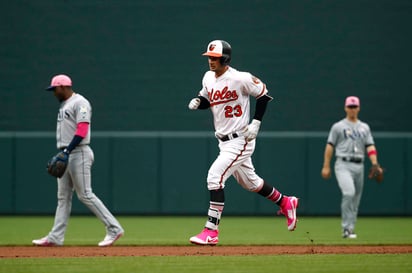 Joey Rickard conectó dos jonrones en la paliza de Orioles 17-1 sobre Rays. (AP)