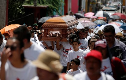 El informe destaca que desde que comenzaron la campaña electoral formal, el 30 de marzo, el 72 % de los ataques ha sido dirigido a políticos y candidatos de oposición al Gobierno. (AP)