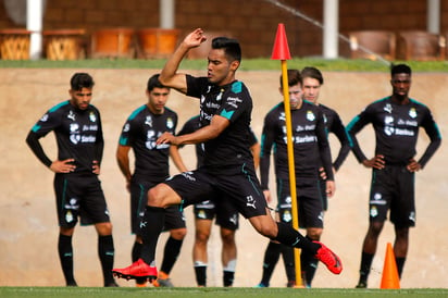 José Juan Vázquez no fue considerado por Juan Carlos Osorio para ir al Mundial por su baja estatura. (Archivo)