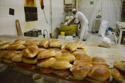 Alzas. De subir el precio de la harina, se procedería a un incremento en el precio del pan, indicó la Canainpa. (EL SIGLO DE TORREÓN)