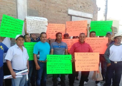 Se llevaría a cabo una audiencia relacionada con el añejo conflicto laboral que enfrentan, la cual no se efectuó porque ya no localizan a los representantes de la empresa. (EL SIGLO DE TORREÓN)