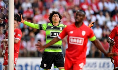 Ochoa fue titular en el empate sin goles contra Sporting Charleroi y disputó los 90 minutos en el cierre de la campaña 2017-2018 de la Pro League de Bélgica. (Cortesía)