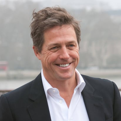 Enlace. El actor Hugh Grant contraerá nupcias con la sueca Anna Eberstein, de 39 años; no han anunciado la fecha. (ARCHIVO)