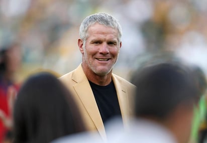 Brett Favre ganó tres veces seguidas el premio al Jugador Más Valioso de la campaña en la NFL. (Archivo)