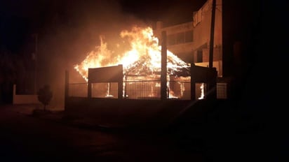 Se desconoce hasta el momento cómo comenzó el fuego. (EL SIGLO DE TORREÓN) 