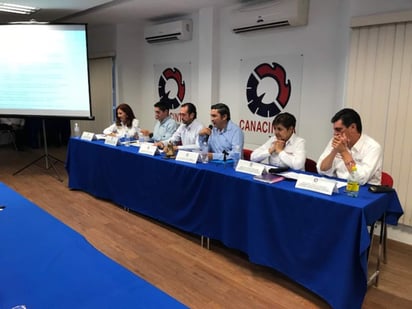 A este encuentro no asistieron los candidatos de la colación PRI-PVEM y Nueva Alianza, al parecer porque tenían otros compromisos ya agendados. (EL SIGLO DE TORREÓN)