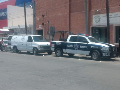 Fue cerca del medio día cuando se registró el ingreso de una persona del sexo masculino con una herida de bala en la sala de urgencias de la Cruz Roja. (EL SIGLO DE TORREÓN)