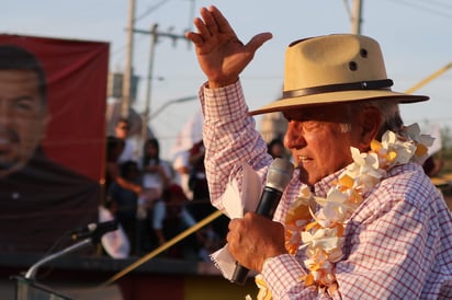 AMLO advirtió a Aurelio Nuño, coordinador de la campaña de José Antonio Meade, que aún cuando se unan panistas y priístas no les va a alcanzar para derrotarlo en las urnas. (NOTIMEX) 