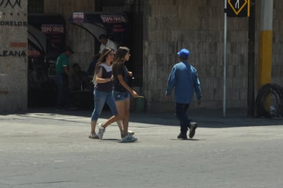 Pronóstico. La temperatura máxima se mantendrá sobre los 40 grados; a partir del jueves se podrían incrementar.  (EL SIGLO DE TORREÓN)