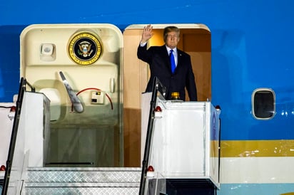 Trump aterrizó hoy en Singapur. (EFE) 