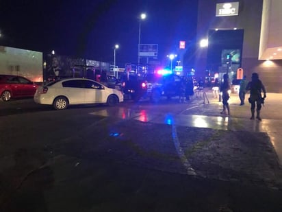 Los hechos ocurrieron en una plaza comercial ubicada sobre el bulevar Independencia y Cuauhtémoc. (EL SIGLO DE TORREÓN)