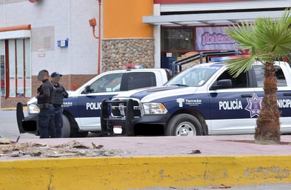 Alrededor de las 16:00 horas sujetos armados despojaron de su camioneta GMC Yukon, modelo 2017, con placas de Durango, a una persona del sexo masculino. (ESPECIAL)