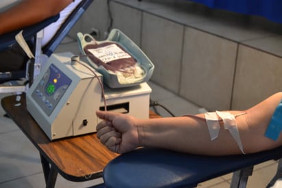 El día pone de relieve la importancia de donar sangre periódicamente para evitar la escasez en los hospitales, particularmente en los países en desarrollo. (ARCHIVO)