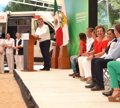 Trabajo. Miguel Riquelme en gira por Múzquiz.