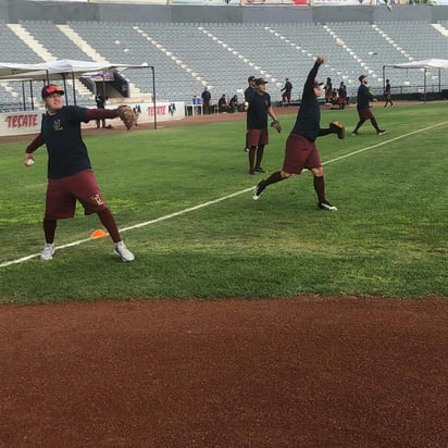 Tras iniciar las prácticas desde hace una semana por parte algunos peloteros como Viosergy Rosa, Bárbaro Cañizares, Leuris Gómez y Omar Espinoza, trabajando con García y el coach Carlos González, fue hoy cuando formalmente se inició la pretemporada rumbo al campeonato de otoño que iniciará el próximo 3 de julio. (ARCHIVO)