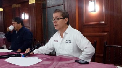 Corona adelanta que presentará una denuncia ante el Instituto Electoral de Coahuila, el Instituto Nacional Electoral y la Fiscalía Especializada para la Atención de Delitos Electorales. (GUADALUPE MIRANDA)