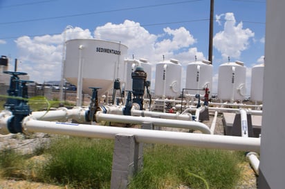 Cumplen. En el Simas se aseguró que los niveles de contenido de metales en los pozos de agua cumplen con la norma. (EL SIGLO DE TORREÓN/MARY VÁZQUEZ)