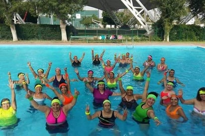 Sesión. Este día celebrarán el Día Internacional del Yoga con clase acuática en la deportiva. (EL SIGLO DE TORREÓN)