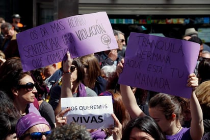 Esta decisión judicial causó de inmediato las críticas de las organizaciones feministas. (ARCHIVO)