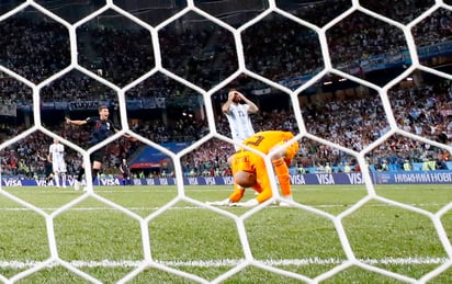 Caballero debutó a los 36 años en el arco de Argentina en un amistoso ante Italia en marzo pasado y protagonizó una actuación que le valió elogios. Caballero pone en jaque a Argentina