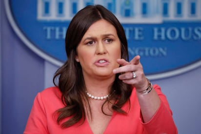 Sanders explicó hoy que el propietario del restaurante le pidió que se fuera porque trabaja para el Gobierno del presidente estadounidense, Donald Trump, quien en los últimos días ha recibido numerosas críticas por su política para separar a familias inmigrantes en la frontera con México. (ARCHIVO) 