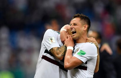 Hernández anotó el segundo gol de México. (AP) 