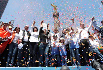 Ricardo Anaya cerró campaña en el Ángel de la Independencia. (EL UNIVERSAL) 