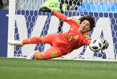 Guillermo Ochoa busca convertirse en el único portero mexicano en dejar su portería en cero cuatro veces en un Mundial. Ochoa va por marca mañana ante Suecia