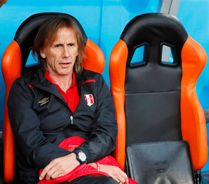 Pese al buen futbol que ha jugado Perú, los dirigidos por Ricardo Gareca ya están eliminados. (EFE)