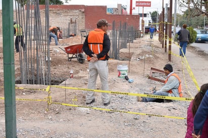 Trabajo. De acuerdo al Inegi, la industria de la construcción observó un mayor dinamismo. (ARCHIVO)