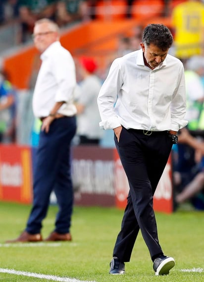 Juan Carlos Osorio, DT de México, durante el partido entre la Selección Mexicana y su similar de Suecia, la Arena de Ekaterimburgo. (EFE)