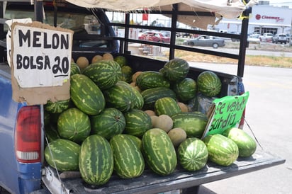 Problema. El precio de la sandía cayó a 50 centavos el kilogramo, pero aún así los productores dicen que más vale algo que nada.