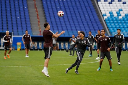 Los jugadores saltaron al terreno de juego del Samara Arena tras la conferencia de prensa de Juan Carlos Osorio,y Héctor Herrera,en las instalaciones del estadio.