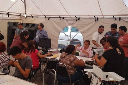 Actividad. Fue en punto de las ocho de la mañana, que el INE entró en sesión para iniciar con los cómputos en los siete distritos donde se realizó el conteo oficial de las actas recibidas.