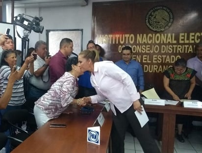 Por su parte, la diputada federal electa agradeció el apoyo y confianza de la ciudadanía hacia la coalición que representa. (EL SIGLO DE TORREÓN)